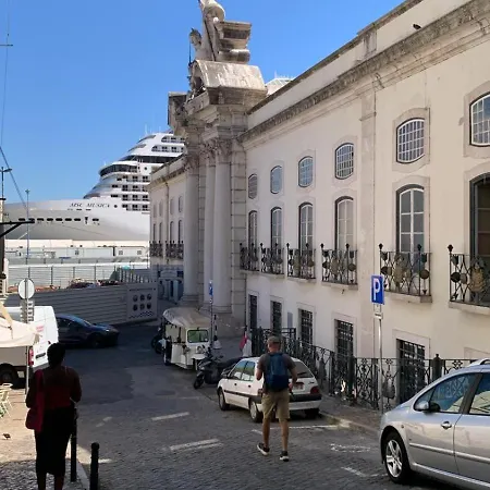 Modern Boutique In The Heart Of Alfama Lisbona